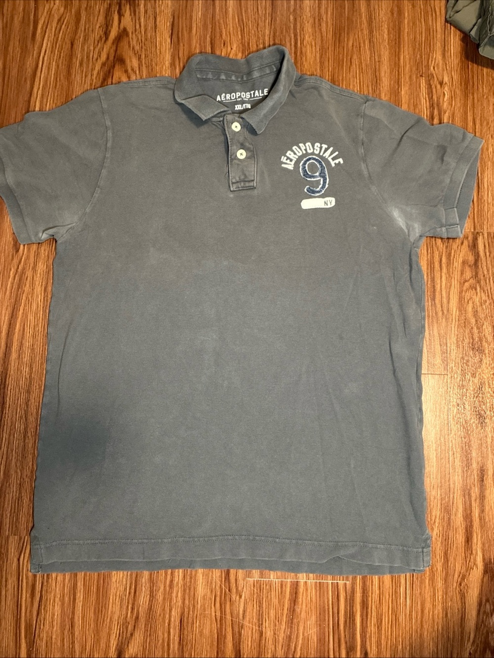 Aeropostale Embroidered Polo Size XXL Grey